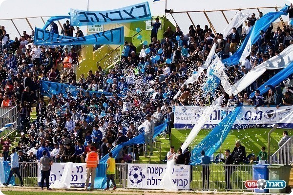 הקהל של דימונה (איציק קדוש)